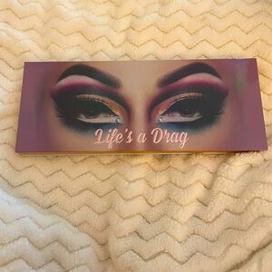 Lunar Beauty - Life’s a Drag eyeshadow palette